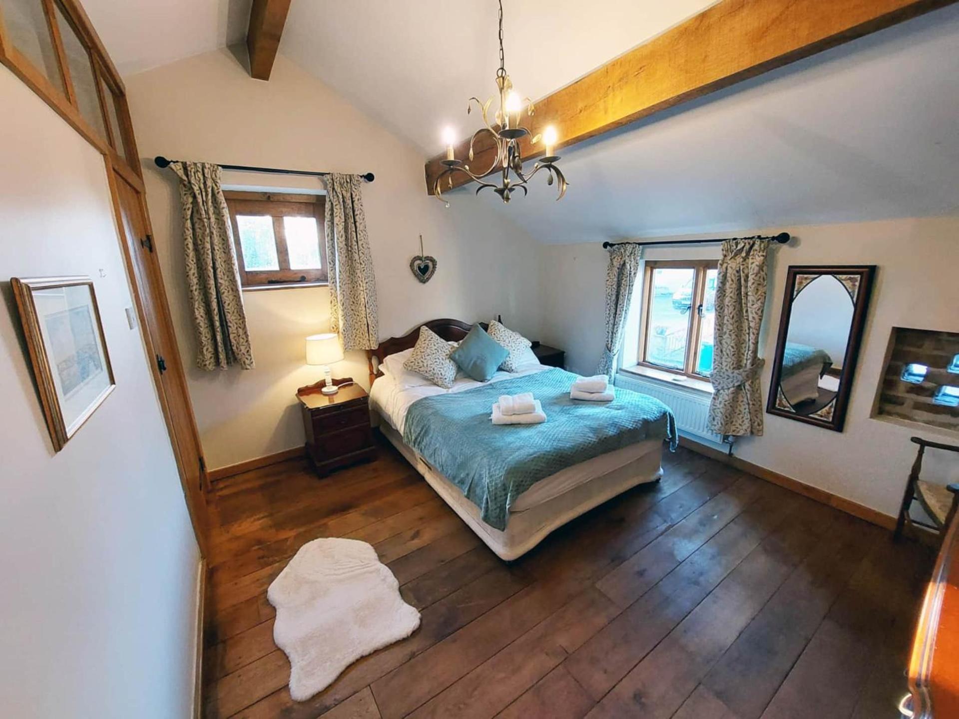 ウィラル The Old Mill Barn With Hot Tub And Private Use Of Heated Poolヴィラ エクステリア 写真